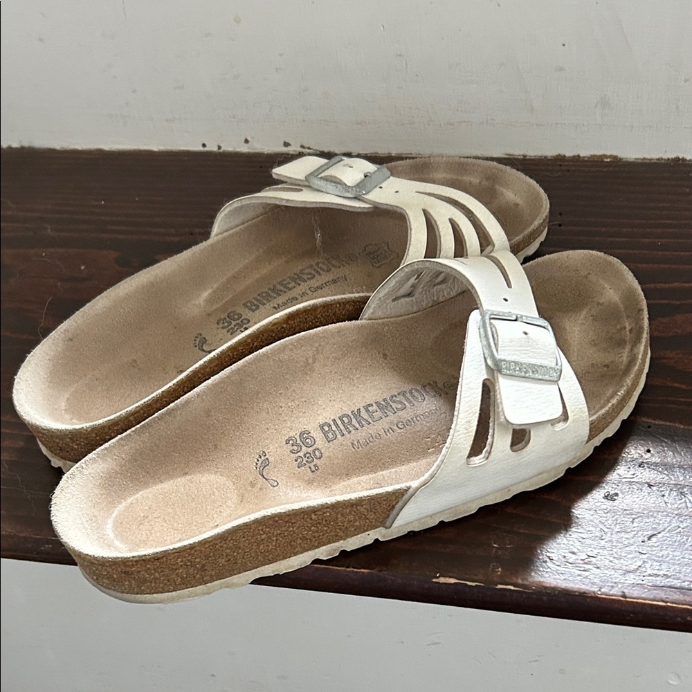 Birkenstock Women's Cream Sandals with Buckle